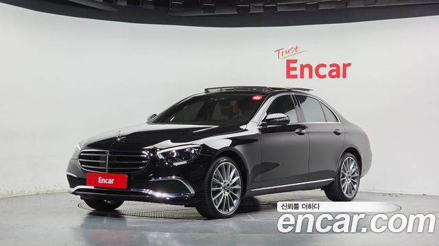 Mercedes-Benz E-Class 2023 — photo 1