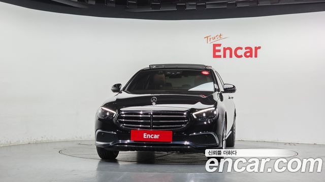 Mercedes-Benz E-Class 2023 — photo 3