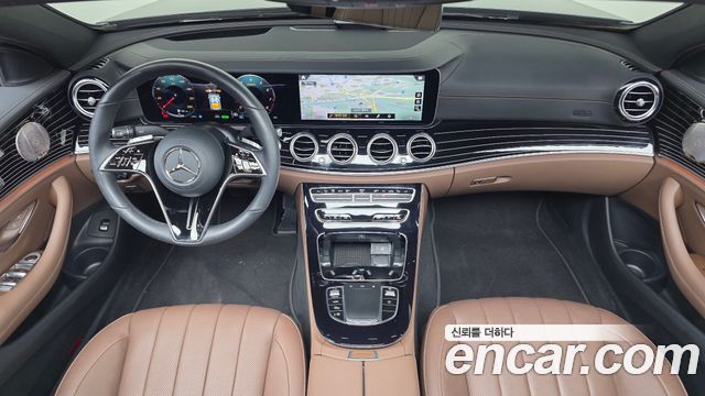 Mercedes-Benz E-Class 2023 — photo 7
