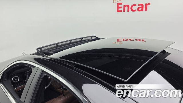 Mercedes-Benz E-Class 2023 — photo 19