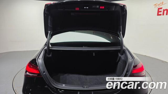 Mercedes-Benz E-Class 2023 — photo 20