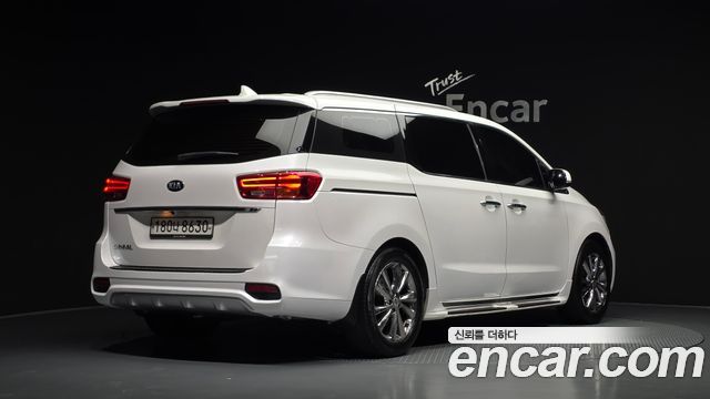 Kia Canival 2020 — photo 2