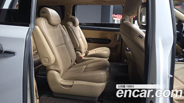 Kia Canival 2020 — photo 17