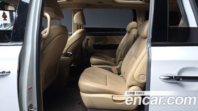 Kia Canival 2020 — photo 18
