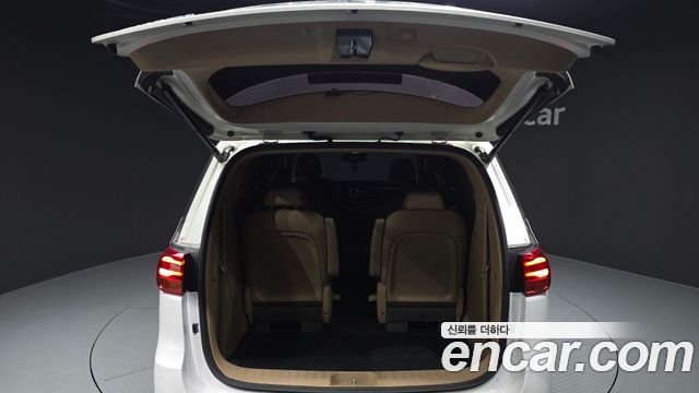 Kia Canival 2020 — photo 33