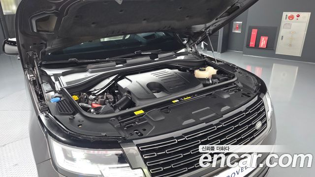 Land Rover Range Rover 2025 — photo 6