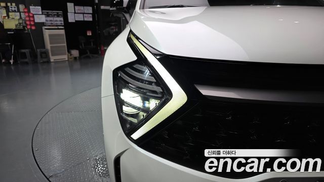 Kia Sportage 2023 — photo 8