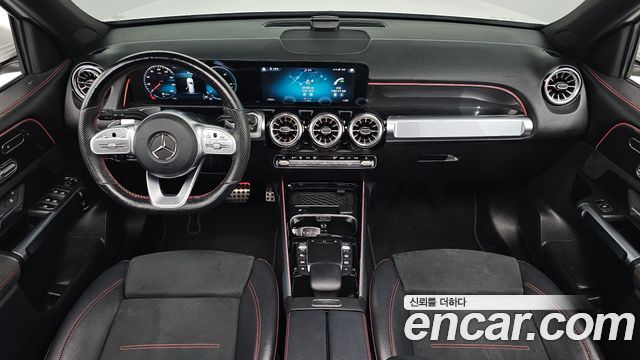 Mercedes-Benz GLB-Class 2021 — photo 10