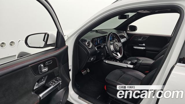 Mercedes-Benz GLB-Class 2021 — photo 13