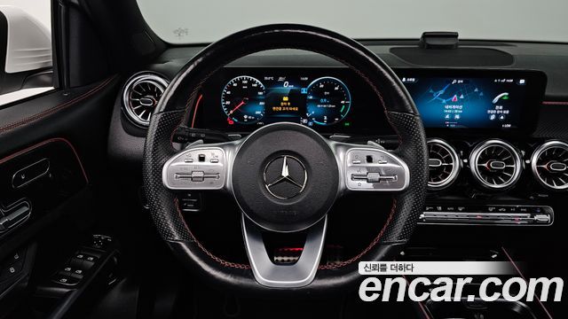 Mercedes-Benz GLB-Class 2021 — photo 19