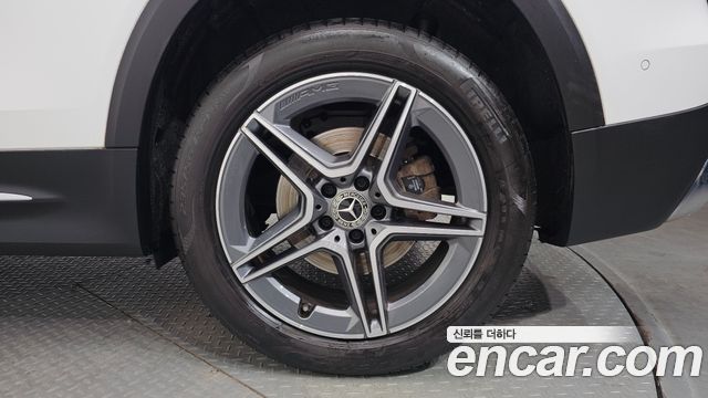 Mercedes-Benz GLB-Class 2021 — photo 7