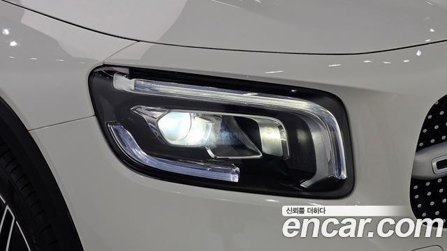Mercedes-Benz GLB-Class 2021 — photo 8