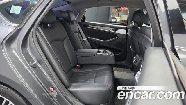 Genesis G80 2019 — photo 12