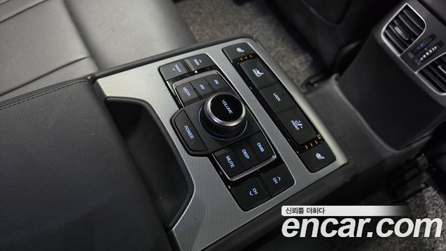 Genesis G80 2019 — photo 18