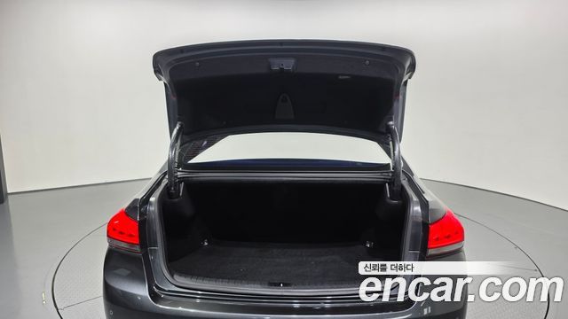 Genesis G80 2019 — photo 20