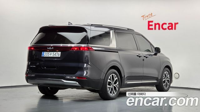 Kia Canival 2023 — photo 2
