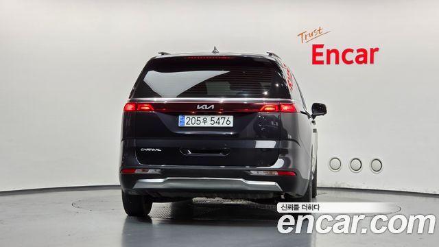 Kia Canival 2023 — photo 4