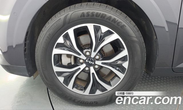 Kia Canival 2023 — photo 5