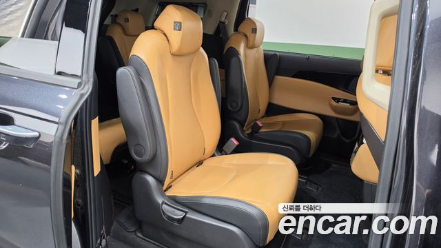 Kia Canival 2023 — photo 17