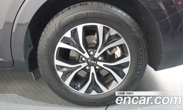 Kia Canival 2023 — photo 7