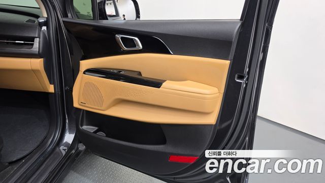 Kia Canival 2023 — photo 14