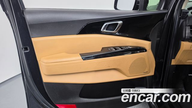 Kia Canival 2023 — photo 15