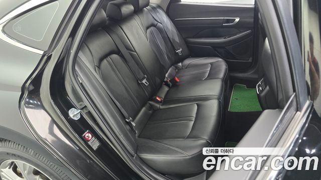 Hyundai Sonata 2022 — photo 17