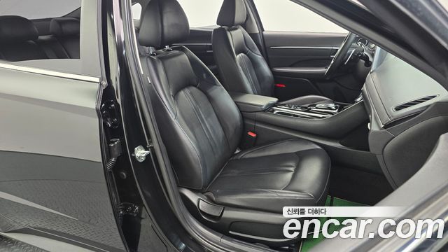Hyundai Sonata 2022 — photo 18