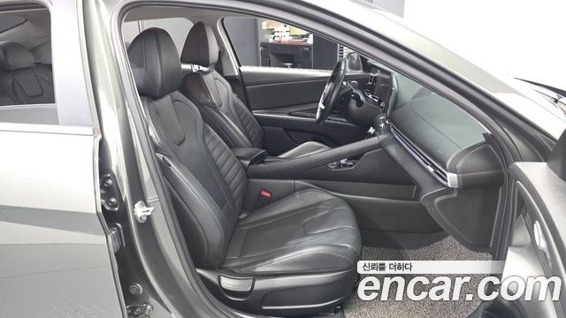 Hyundai AVANTE 2021 — photo 17