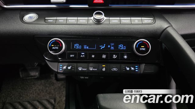 Hyundai AVANTE 2021 — photo 23