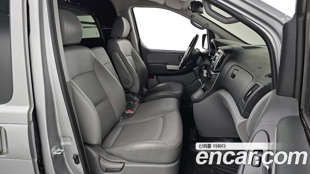 Hyundai Starex 2021 — photo 16