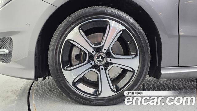 Mercedes-Benz B-Class 2018 — photo 5