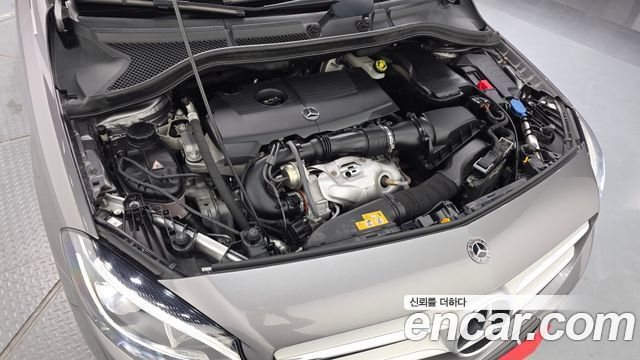 Mercedes-Benz B-Class 2018 — photo 6