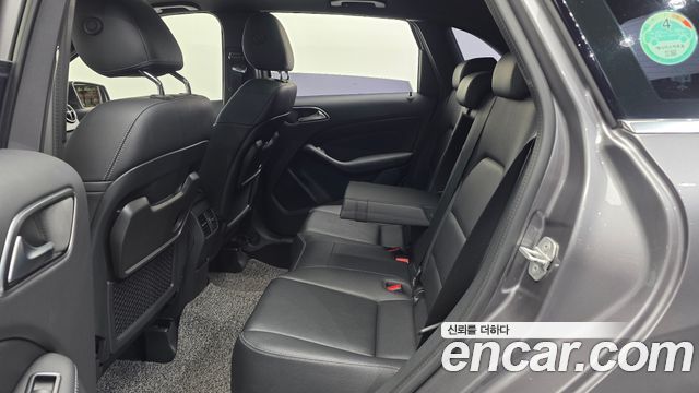 Mercedes-Benz B-Class 2018 — photo 12