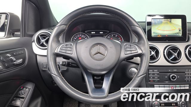Mercedes-Benz B-Class 2018 — photo 13