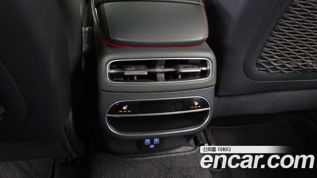 Genesis GV70 2021 — photo 24