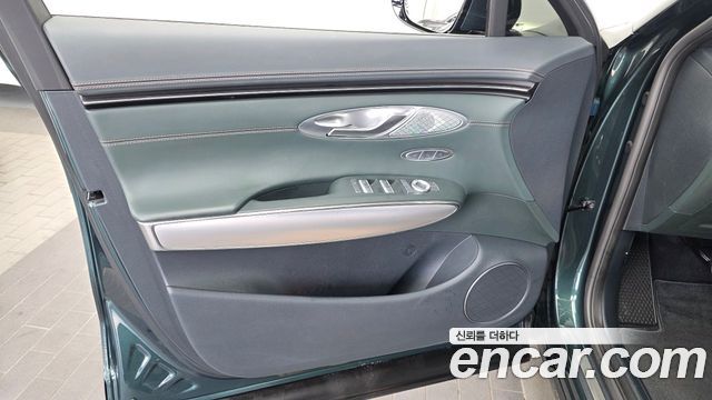 Genesis GV70 2021 — photo 14