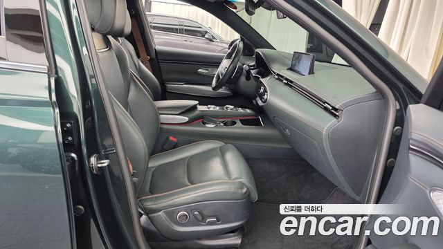Genesis GV70 2021 — photo 16