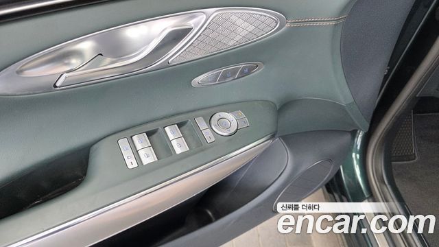 Genesis GV70 2021 — photo 27