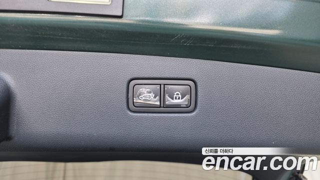 Genesis GV70 2021 — photo 28