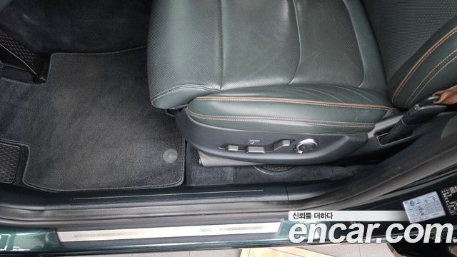 Genesis GV70 2021 — photo 31