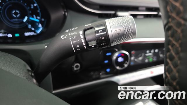 Genesis GV70 2021 — photo 34
