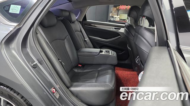 Genesis G80 2018 — photo 12