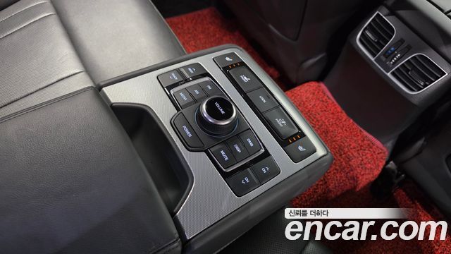 Genesis G80 2018 — photo 18