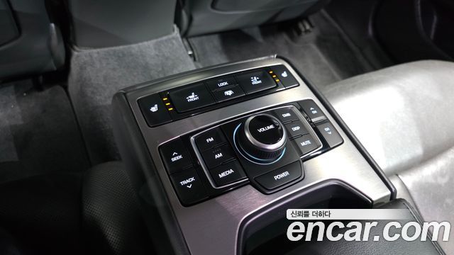 Hyundai Genesis 2015 — photo 25