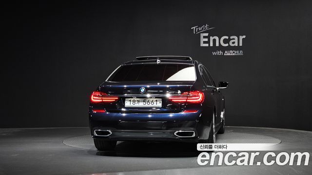 BMW 7-Series 2017 — photo 4
