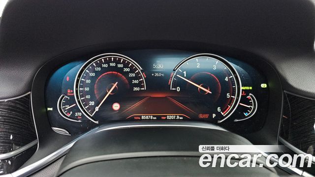 BMW 7-Series 2017 — photo 11