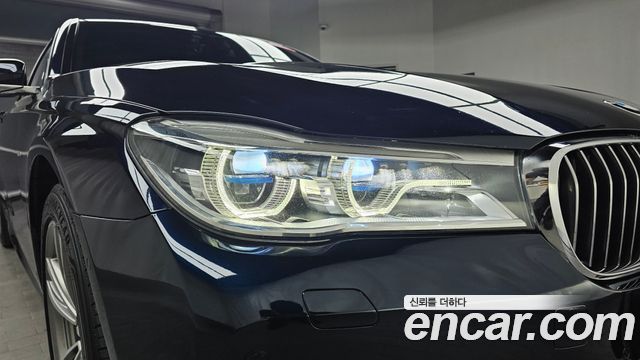BMW 7-Series 2017 — photo 8