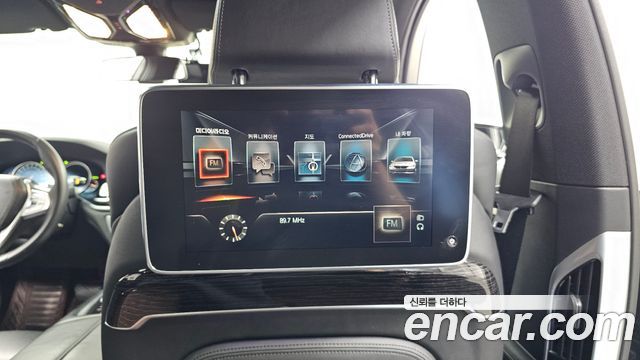 BMW 7-Series 2017 — photo 31