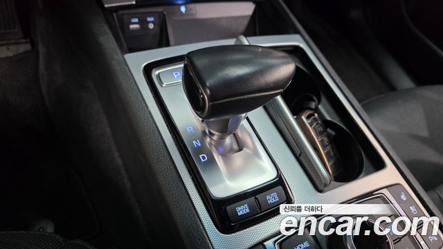 Genesis G80 2017 — photo 9